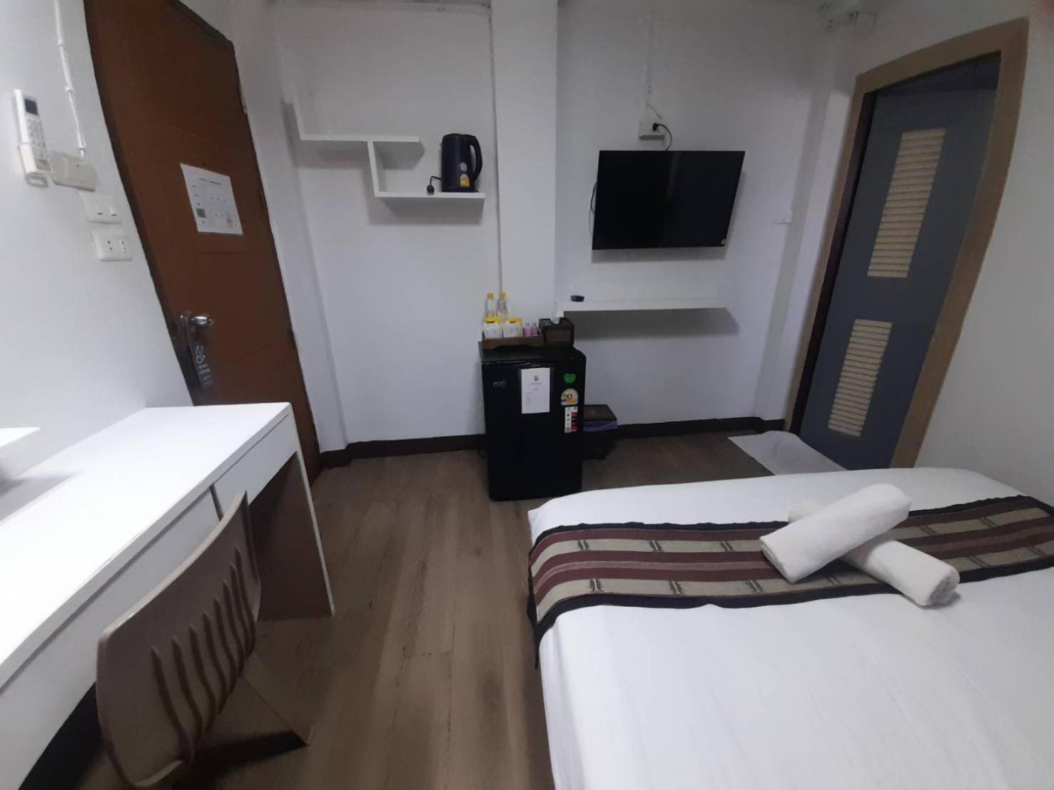 Home Place Hotel Chiang Mai Luaran gambar