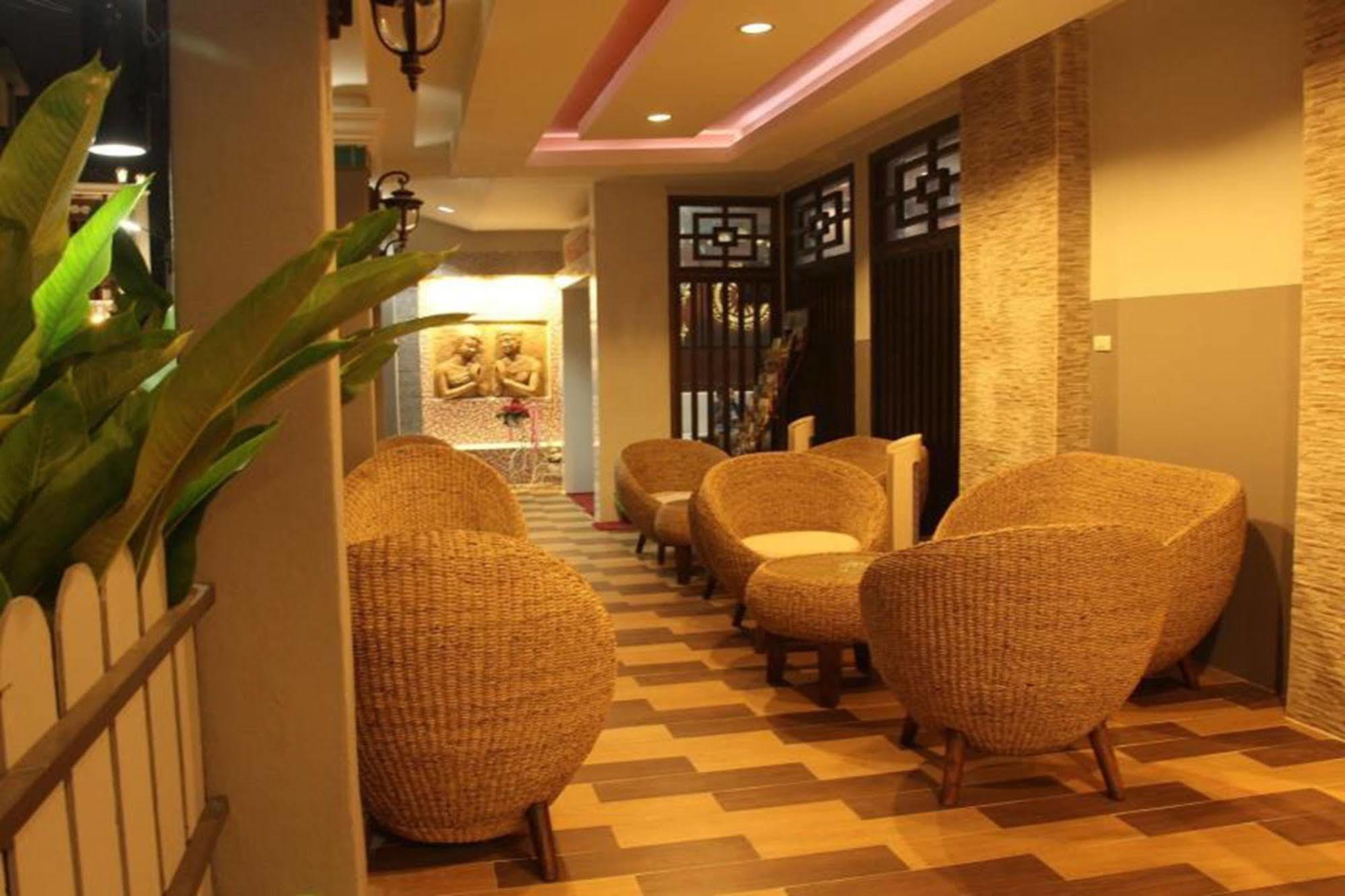 Home Place Hotel Chiang Mai Luaran gambar