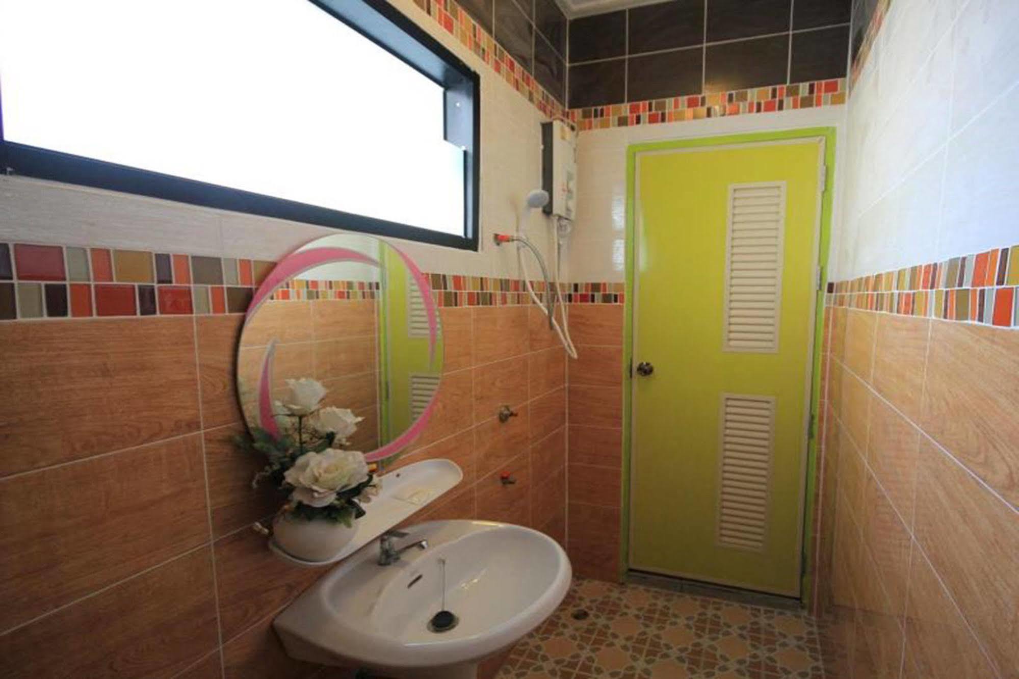 Home Place Hotel Chiang Mai Luaran gambar