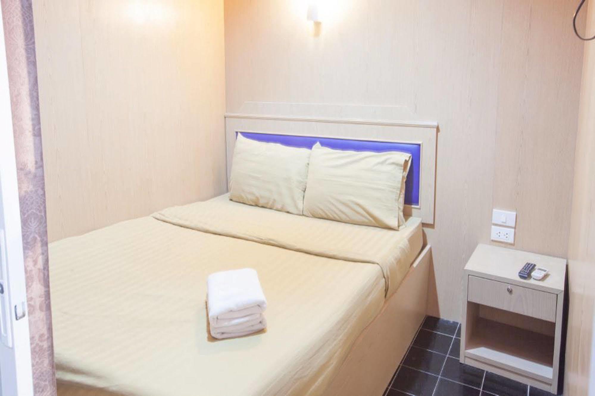 Home Place Hotel Chiang Mai Luaran gambar