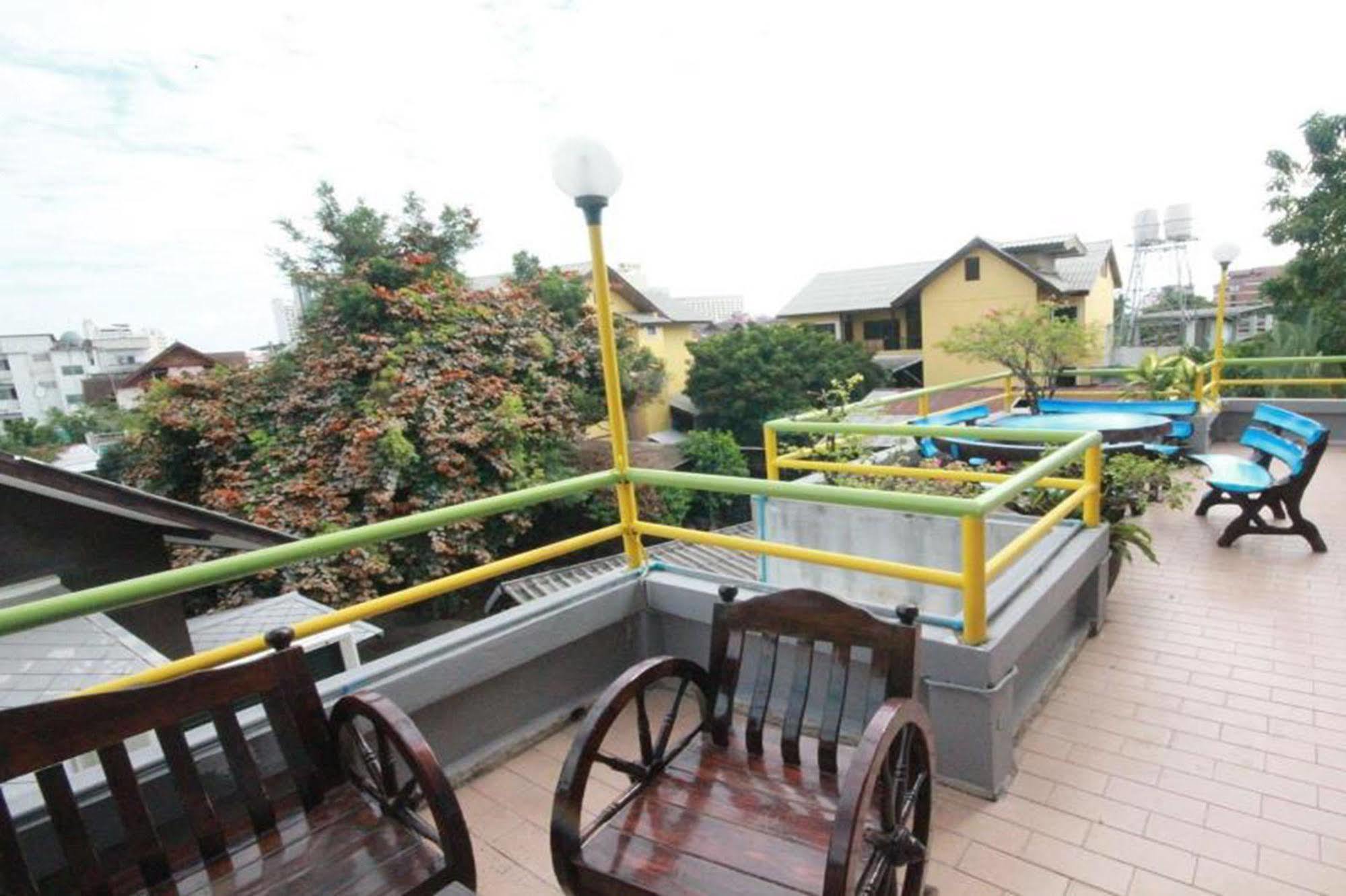 Home Place Hotel Chiang Mai Luaran gambar
