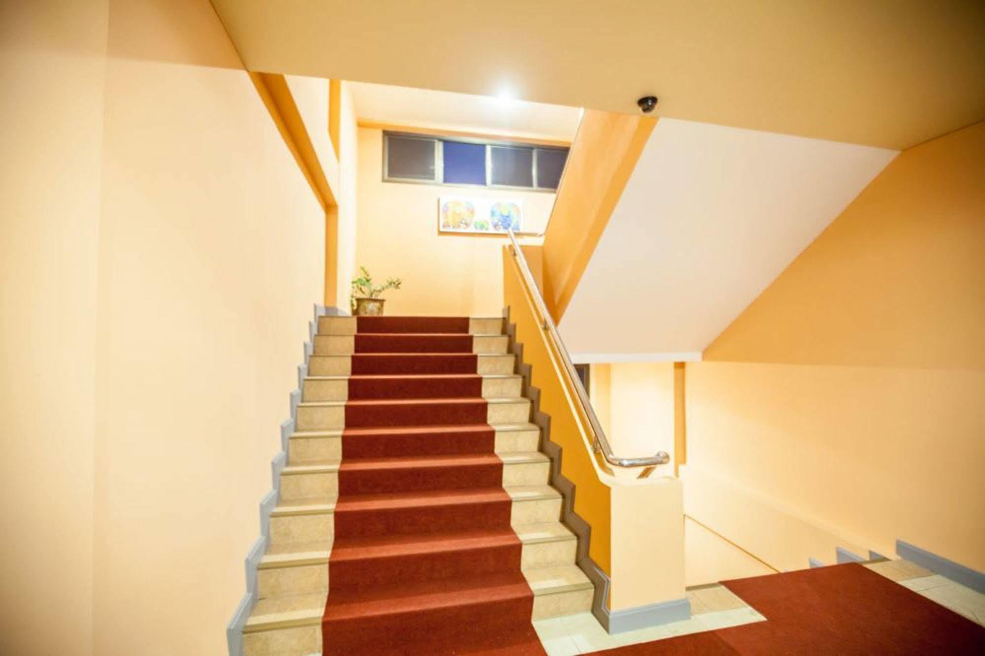 Home Place Hotel Chiang Mai Luaran gambar